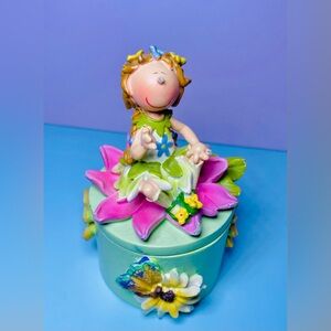 Vintage‎ Ceramic Trinket Box Sitting Girl Floral Multicolor Figurine